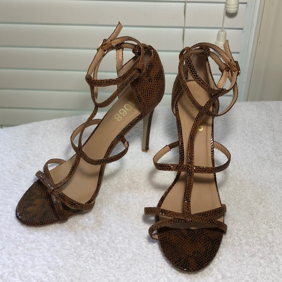 M060 Faux snake skin heels - Picture 1 of 6